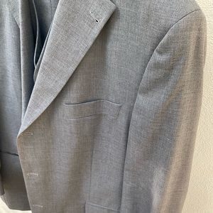 Men’ 50R 3 Piece Gray Louis Feraud Suit